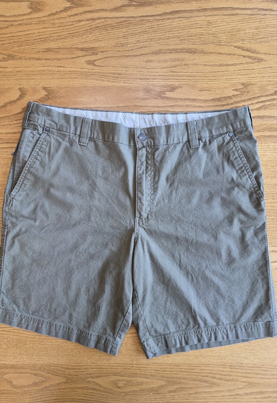 Columbia Mens Shorts Sage Green Utility Canvas  Size 40W 10L